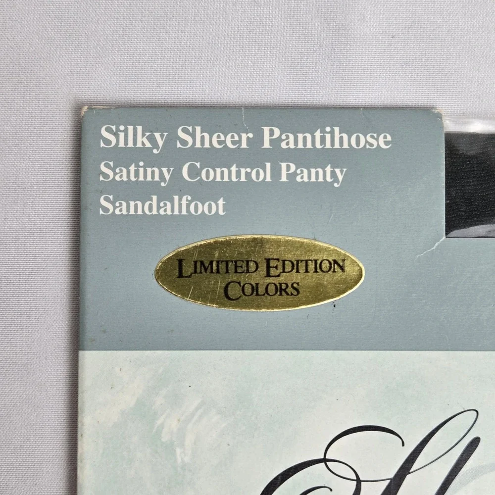 Worthington Sheer Caress Control Top Silky Sheer Pantihose,‎ 2 Pairs Vtg New